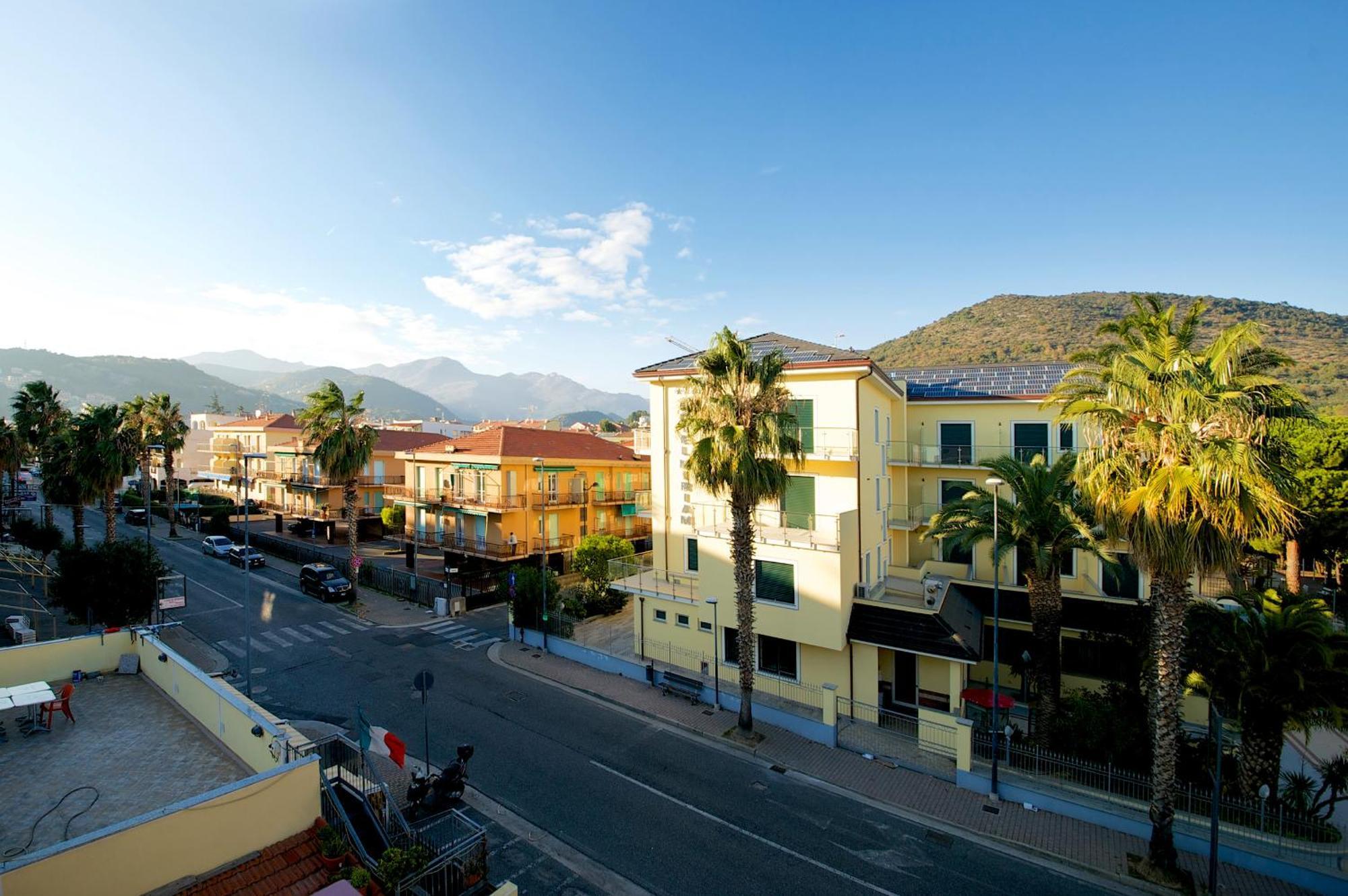 Fornaci 9 Rivieraholiday Pietra Ligure Esterno foto